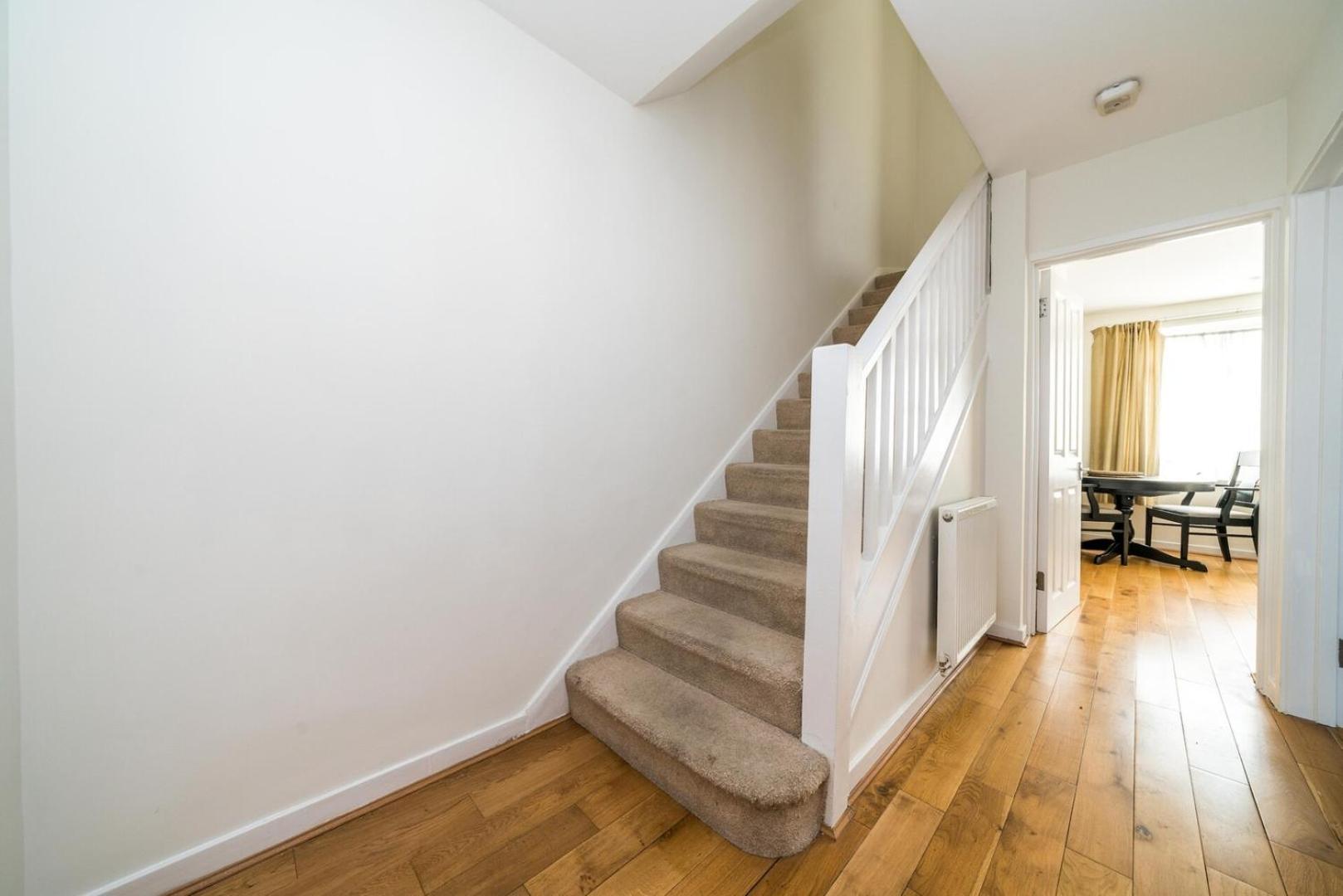 New 2Bd Flat Heart Of Battersea - Close To Station 런던 외부 사진